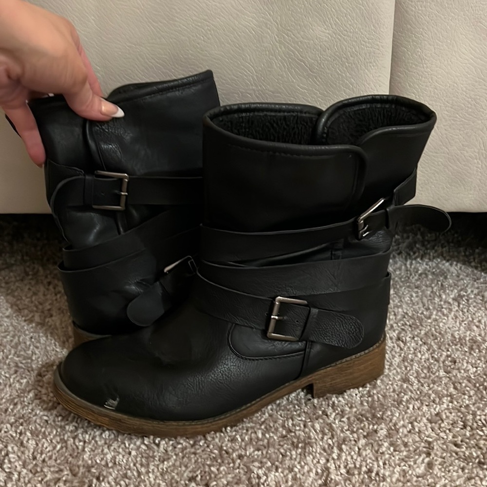 Ankle flat combat booties
